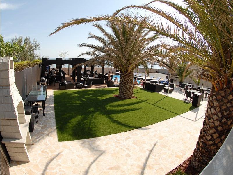Paradise Resort Vanesa Vir Exterior photo